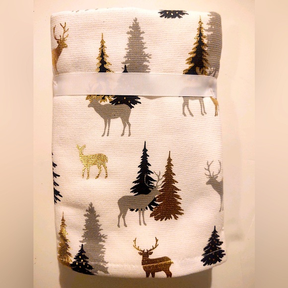 🎁ARCTIC HOLIDAY Hand Towels - 2 Pieces - Picture 2 of 3